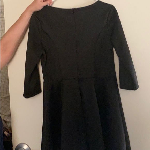 Black dress. Short - Picture 2 of 2